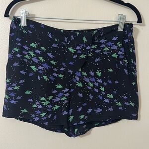 Tori Richard Womens 100% Silk Fish Print Shorts Sz 4 Resortwear Preppy Coastal